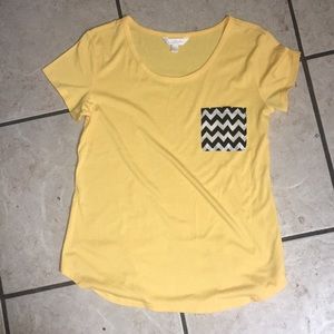 Yellow tee with chevron pocket size s